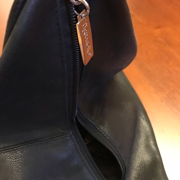 Tignanello should strap leather purse - Picture 6 of 6